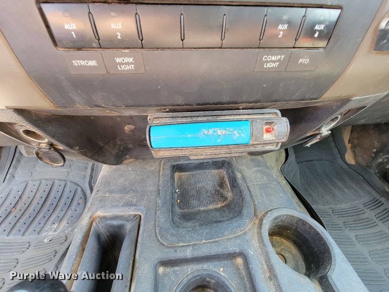 image for item IF9820 2011 Dodge Ram 5500  bucket truck