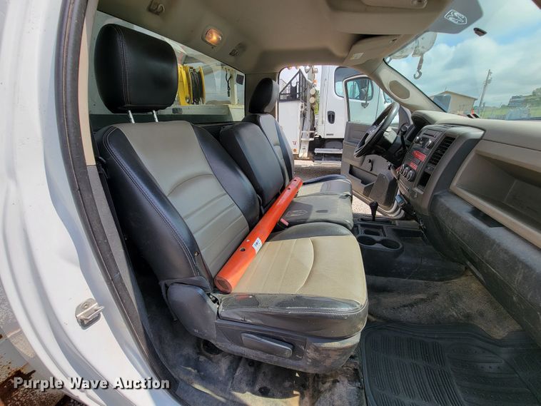 image for item IF9820 2011 Dodge Ram 5500  bucket truck