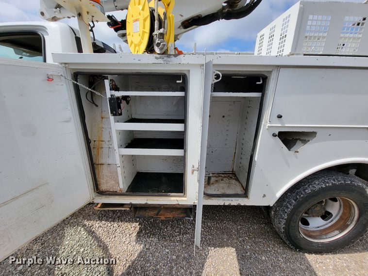 image for item IF9820 2011 Dodge Ram 5500  bucket truck