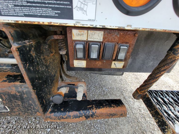 image for item IF9820 2011 Dodge Ram 5500  bucket truck