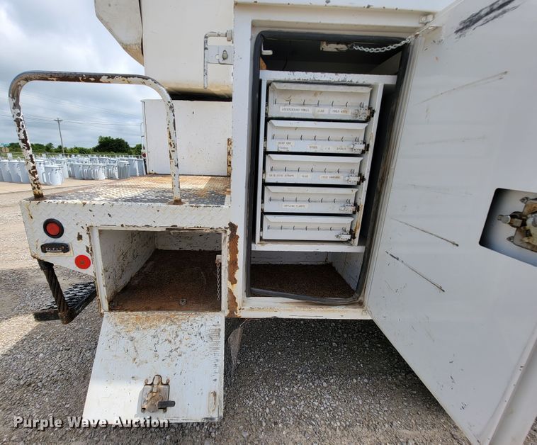 image for item IF9820 2011 Dodge Ram 5500  bucket truck