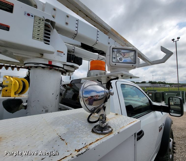 image for item IF9820 2011 Dodge Ram 5500  bucket truck