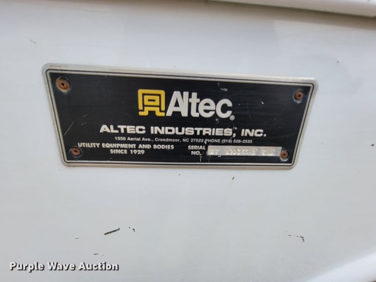 image for item IF9820 2011 Dodge Ram 5500  bucket truck