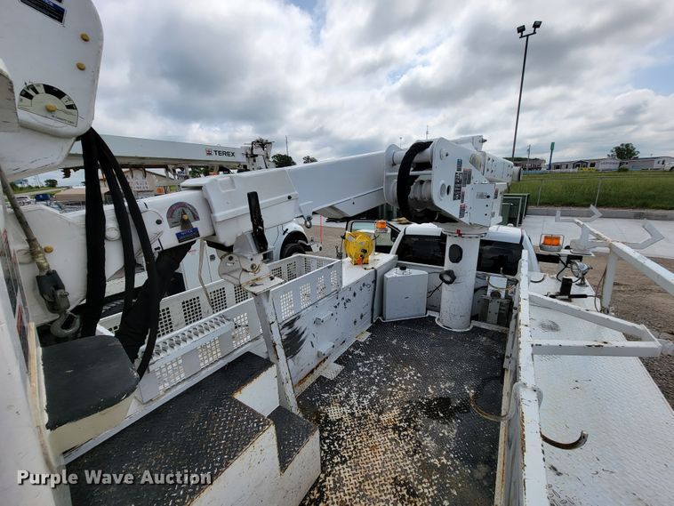 image for item IF9820 2011 Dodge Ram 5500  bucket truck