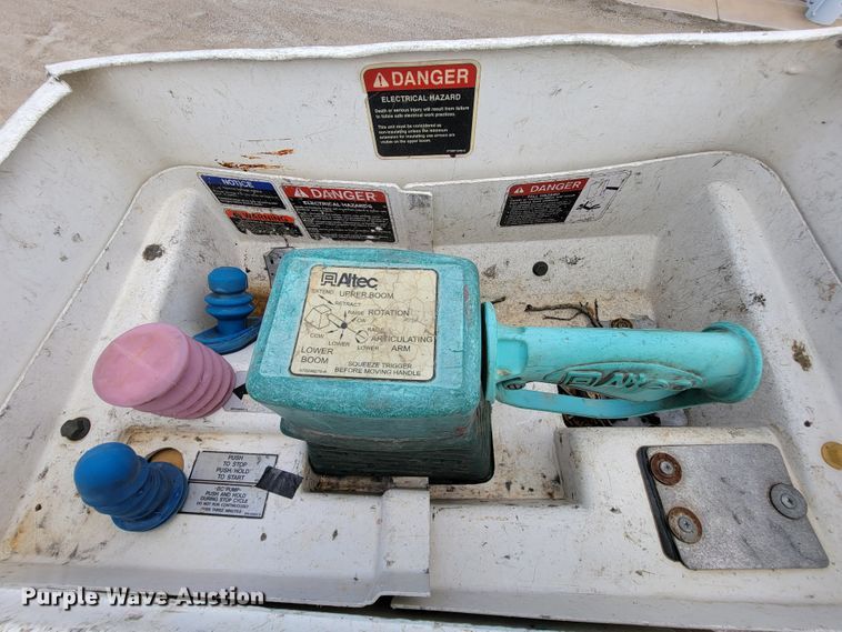 image for item IF9820 2011 Dodge Ram 5500  bucket truck