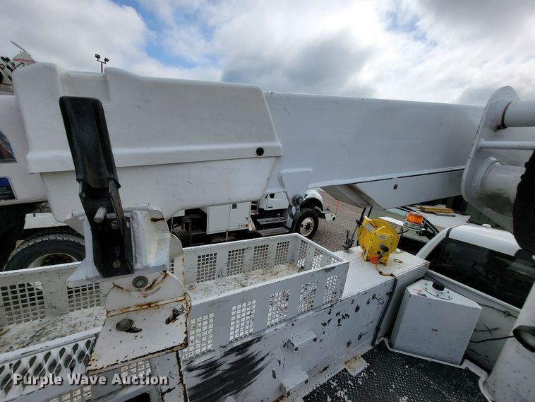 image for item IF9820 2011 Dodge Ram 5500  bucket truck