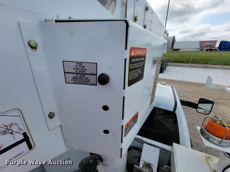 image for item IF9820 2011 Dodge Ram 5500  bucket truck