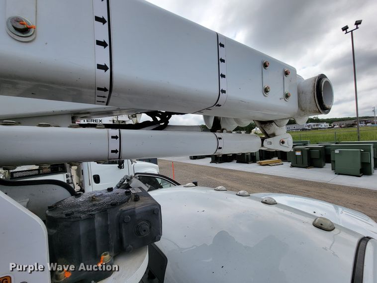 image for item IF9820 2011 Dodge Ram 5500  bucket truck