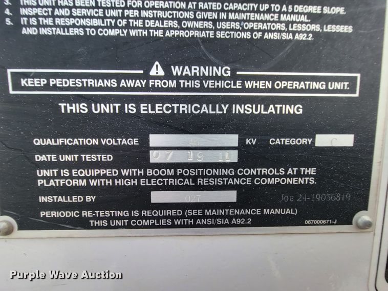 image for item IF9820 2011 Dodge Ram 5500  bucket truck