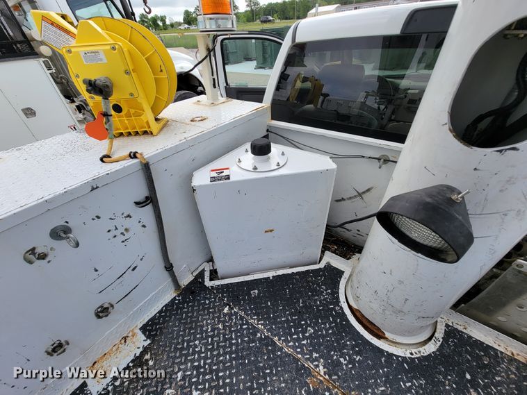 image for item IF9820 2011 Dodge Ram 5500  bucket truck