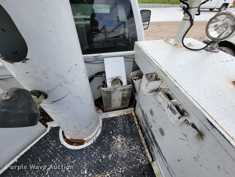 image for item IF9820 2011 Dodge Ram 5500  bucket truck