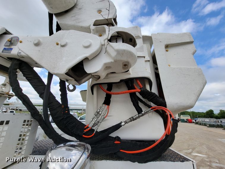 image for item IF9820 2011 Dodge Ram 5500  bucket truck