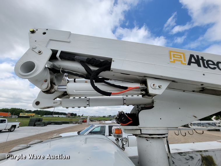 image for item IF9820 2011 Dodge Ram 5500  bucket truck