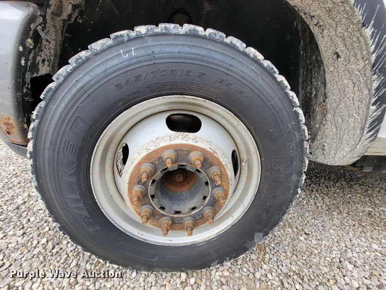 image for item IF9820 2011 Dodge Ram 5500  bucket truck