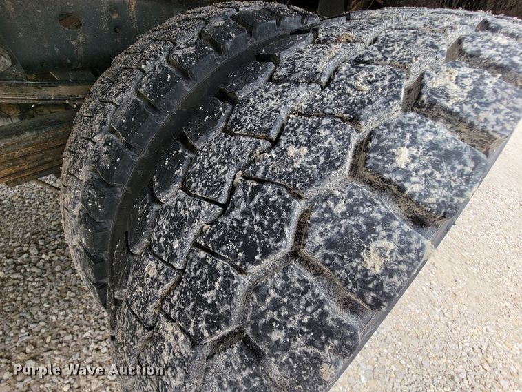 image for item IF9820 2011 Dodge Ram 5500  bucket truck