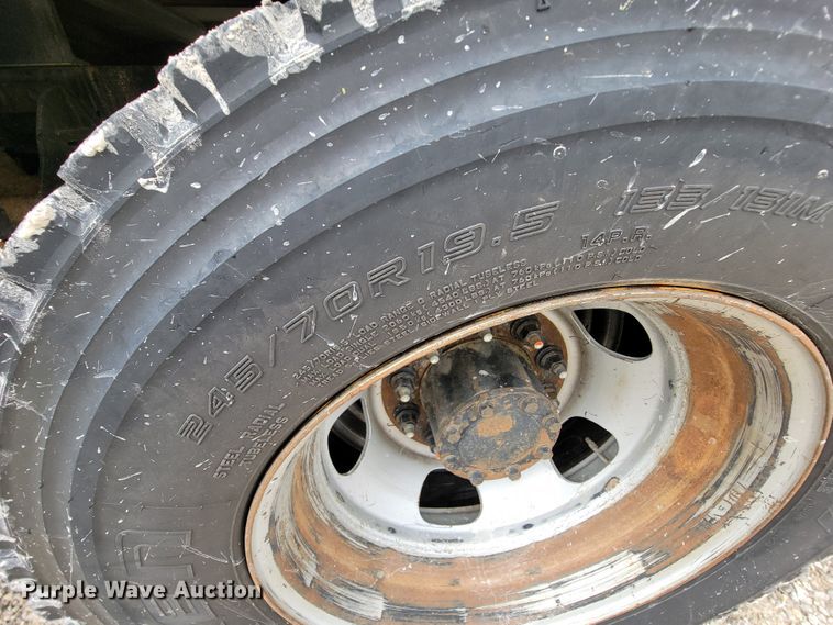 image for item IF9820 2011 Dodge Ram 5500  bucket truck