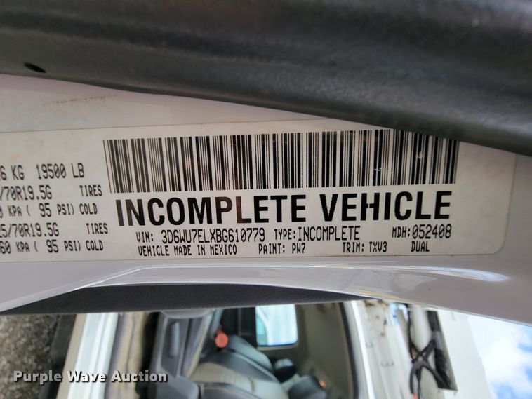 image for item IF9820 2011 Dodge Ram 5500  bucket truck