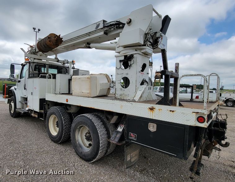image for item IF9821 2009 Freightliner Business Class M2  digger derrick truck