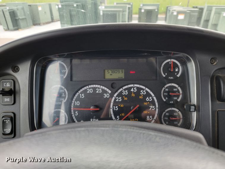 image for item IF9821 2009 Freightliner Business Class M2  digger derrick truck