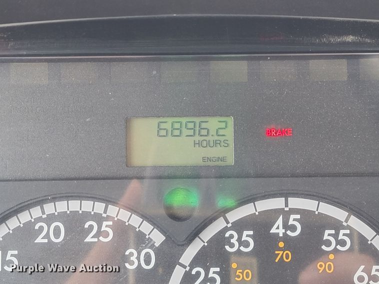 image for item IF9821 2009 Freightliner Business Class M2  digger derrick truck