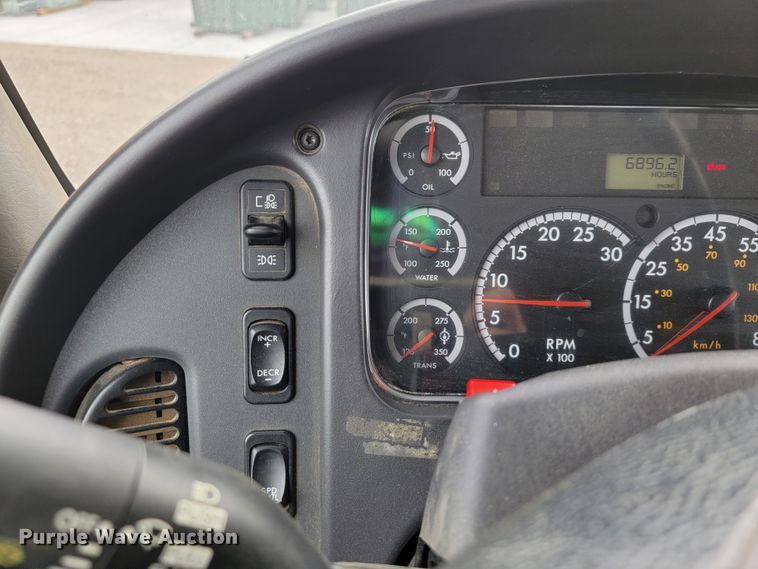 image for item IF9821 2009 Freightliner Business Class M2  digger derrick truck