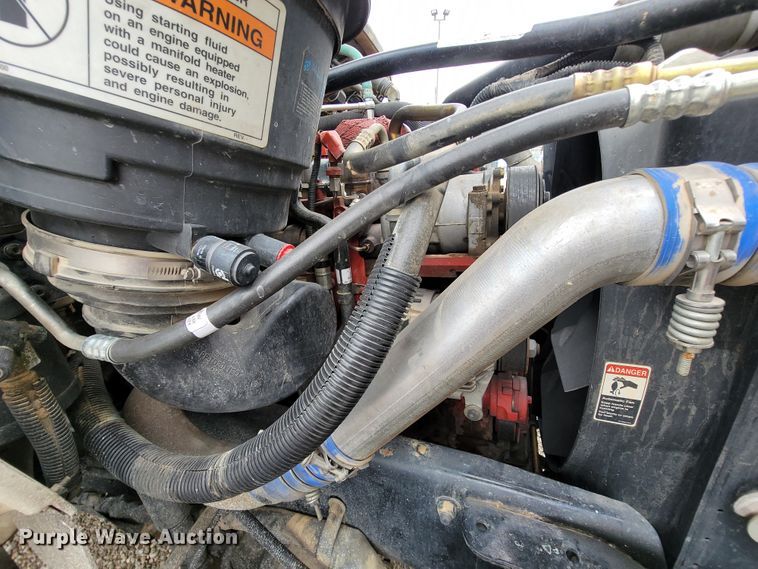 image for item IF9821 2009 Freightliner Business Class M2  digger derrick truck