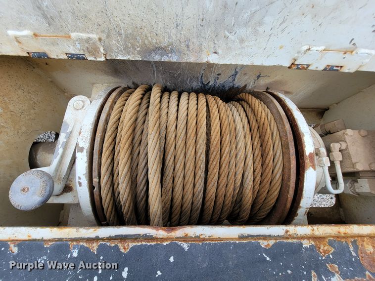 image for item IF9821 2009 Freightliner Business Class M2  digger derrick truck