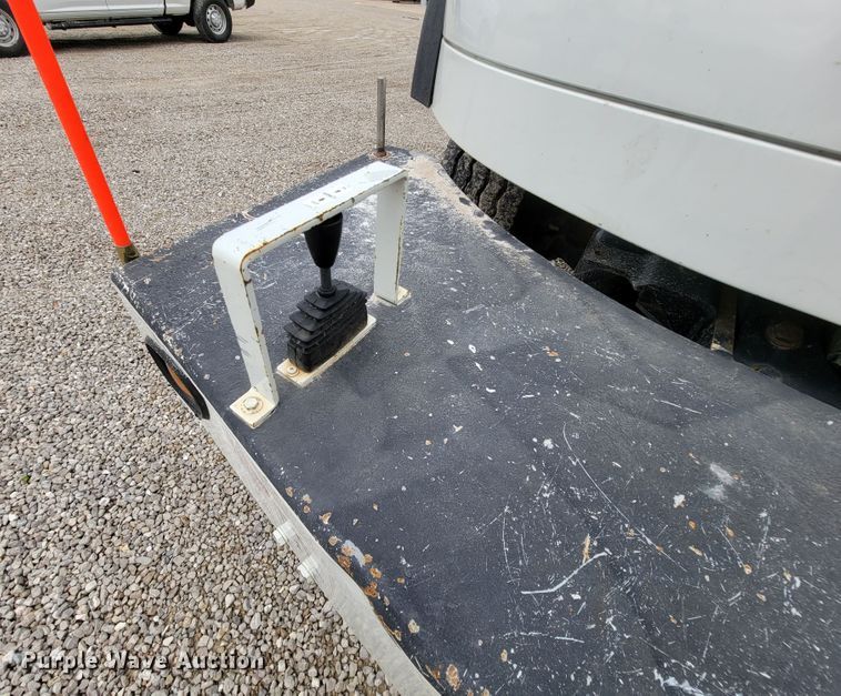 image for item IF9821 2009 Freightliner Business Class M2  digger derrick truck