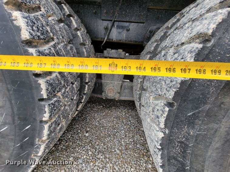 image for item IF9821 2009 Freightliner Business Class M2  digger derrick truck