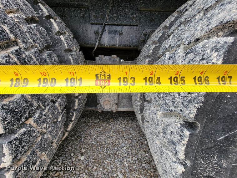 image for item IF9821 2009 Freightliner Business Class M2  digger derrick truck