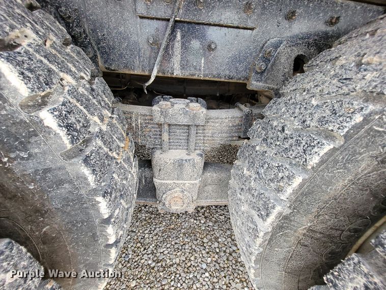 image for item IF9821 2009 Freightliner Business Class M2  digger derrick truck