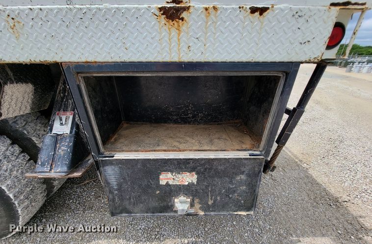 image for item IF9821 2009 Freightliner Business Class M2  digger derrick truck