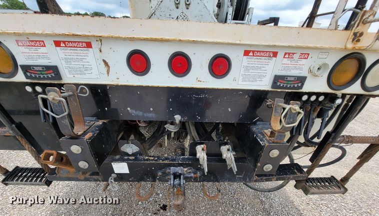 image for item IF9821 2009 Freightliner Business Class M2  digger derrick truck