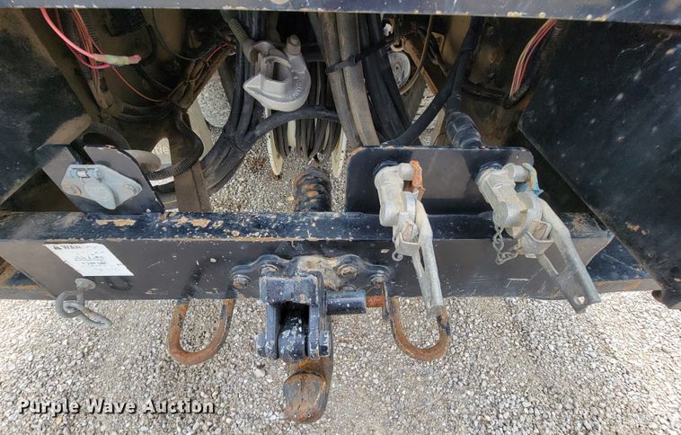 image for item IF9821 2009 Freightliner Business Class M2  digger derrick truck