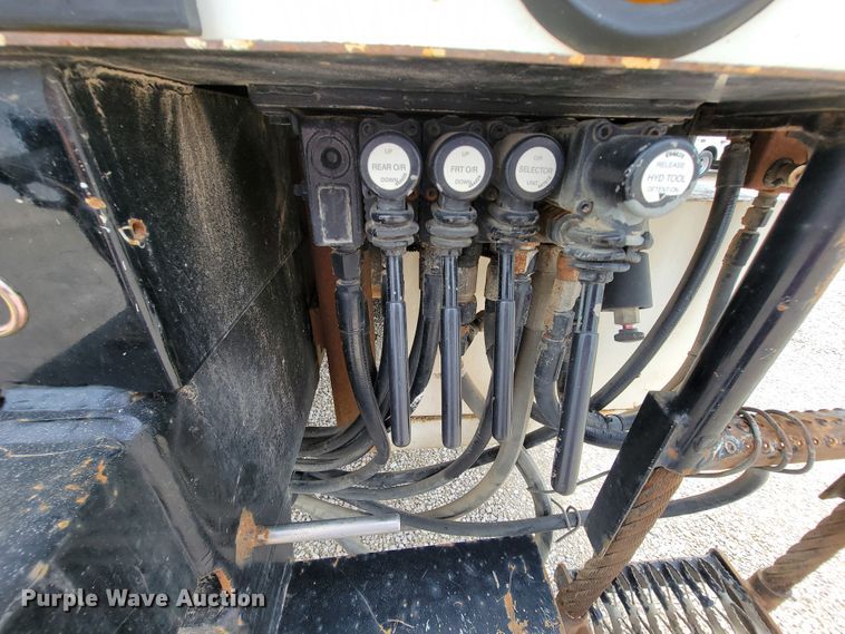 image for item IF9821 2009 Freightliner Business Class M2  digger derrick truck