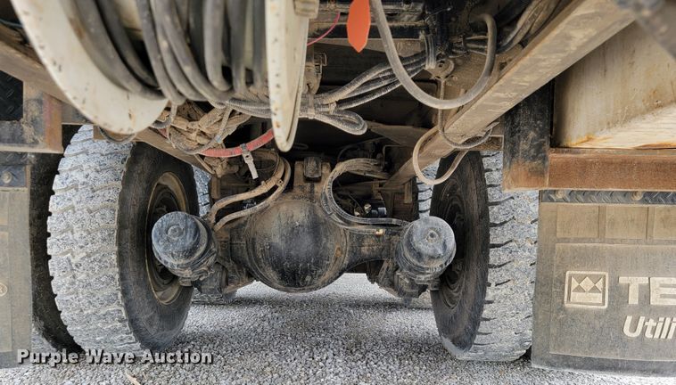 image for item IF9821 2009 Freightliner Business Class M2  digger derrick truck