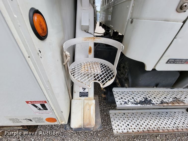 image for item IF9821 2009 Freightliner Business Class M2  digger derrick truck