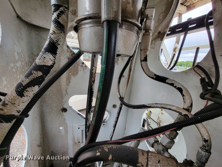 image for item IF9821 2009 Freightliner Business Class M2  digger derrick truck