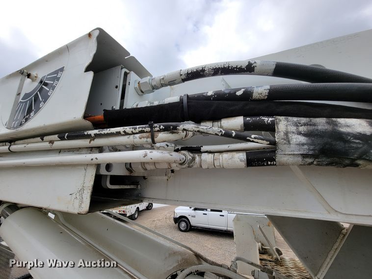 image for item IF9821 2009 Freightliner Business Class M2  digger derrick truck