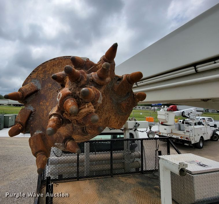 image for item IF9821 2009 Freightliner Business Class M2  digger derrick truck