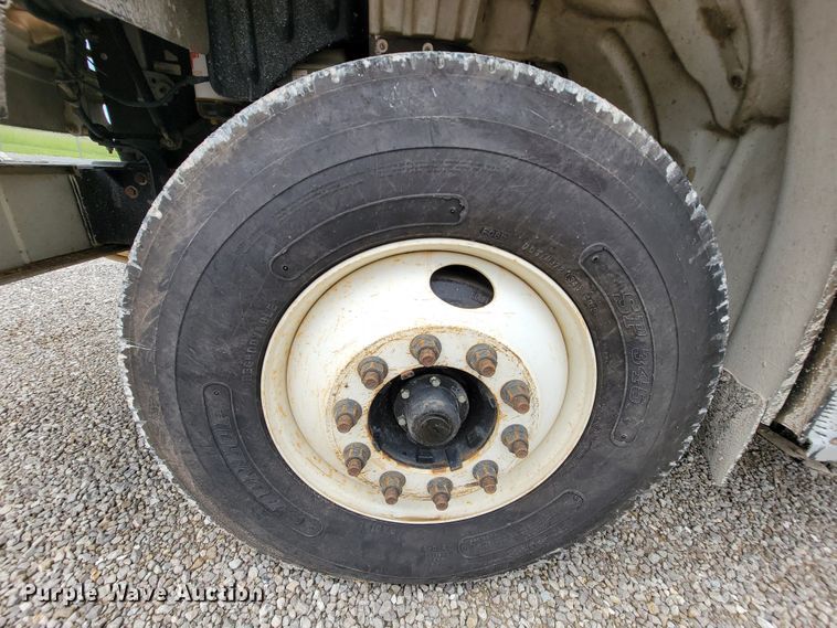 image for item IF9821 2009 Freightliner Business Class M2  digger derrick truck