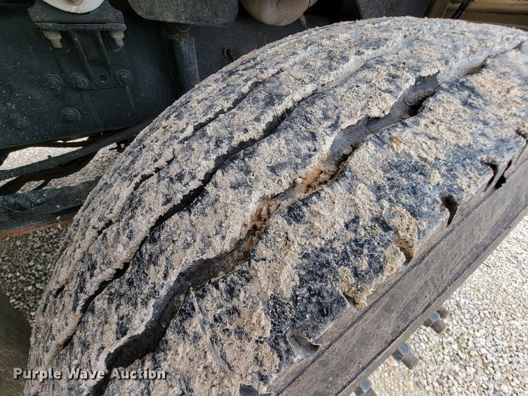 image for item IF9821 2009 Freightliner Business Class M2  digger derrick truck