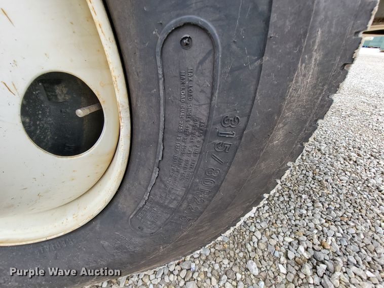 image for item IF9821 2009 Freightliner Business Class M2  digger derrick truck