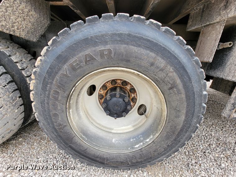 image for item IF9821 2009 Freightliner Business Class M2  digger derrick truck