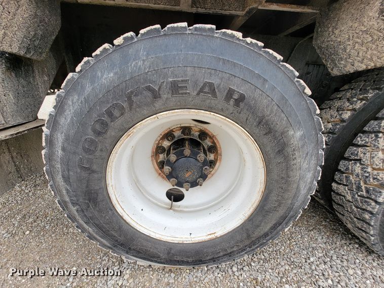 image for item IF9821 2009 Freightliner Business Class M2  digger derrick truck