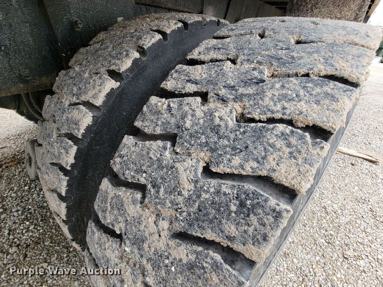 image for item IF9821 2009 Freightliner Business Class M2  digger derrick truck