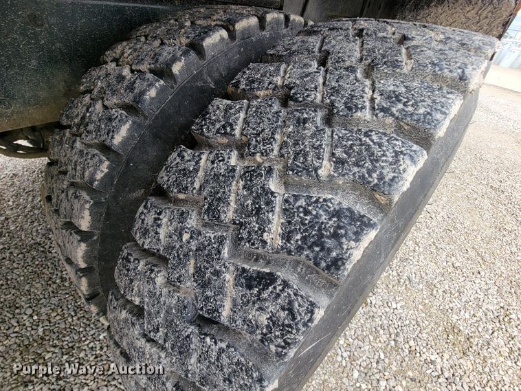 image for item IF9821 2009 Freightliner Business Class M2  digger derrick truck