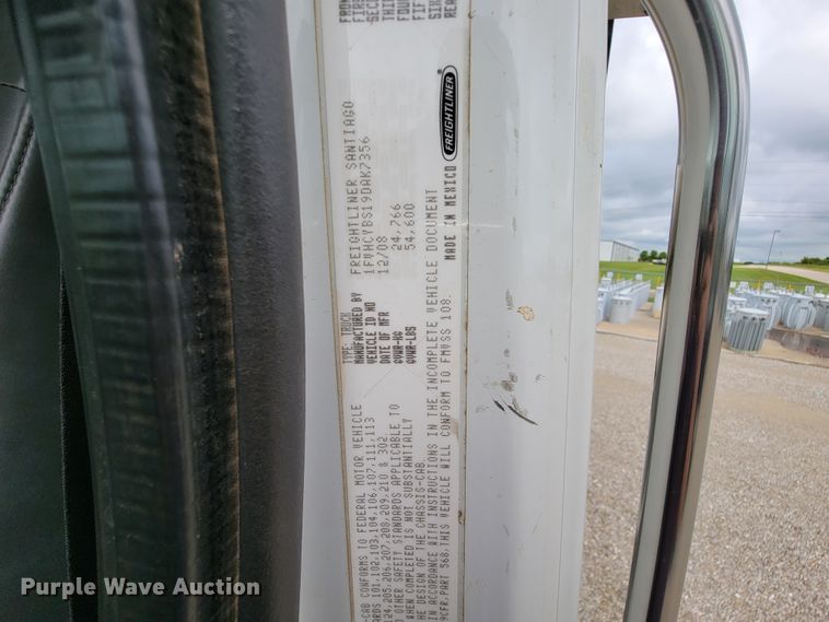 image for item IF9821 2009 Freightliner Business Class M2  digger derrick truck