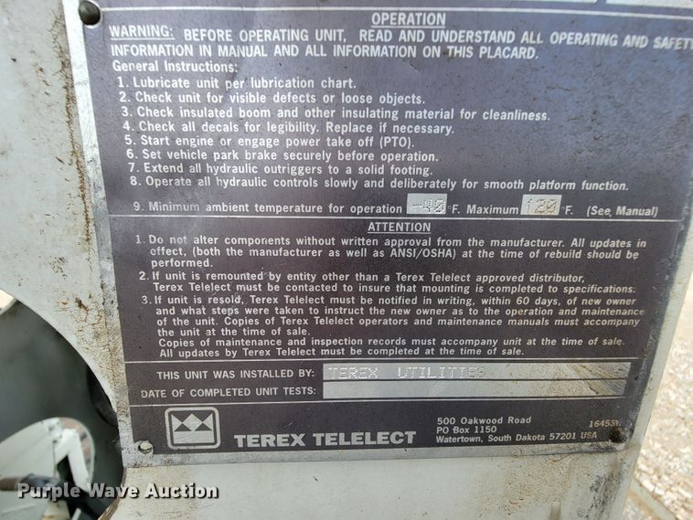 image for item IF9821 2009 Freightliner Business Class M2  digger derrick truck