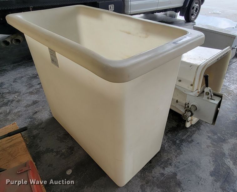 image for item IF9827 (2) man buckets